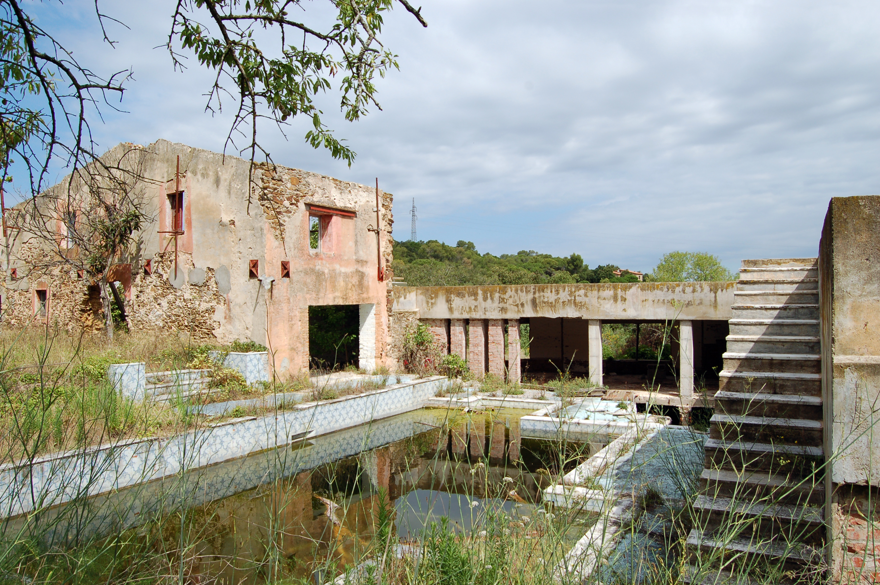 Ruïnes modernes: Casa Regàs i Belvedere Georgina | Aureli Mora i Omar Ornaque
