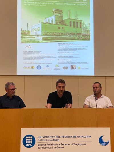 Arquitectes busquen una sortida a la caldera de l’antiga Pirelli en un seminari a Vilanova