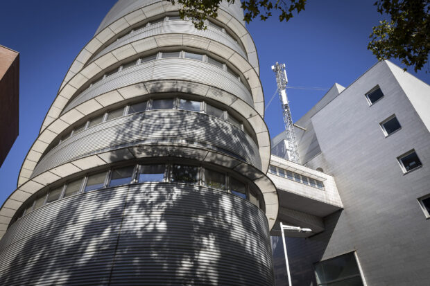 Polémica en la Vila Olímpica: un edificio singular acogerá pisos de lujo